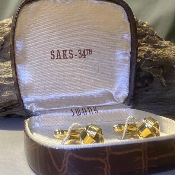 Vintage Swank Gold-Tone Screw Cufflinks With Saks-34th Case - Picture 3 of 7